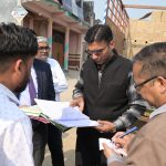 डीएम देहरादून सविन बंसल ने राज्य के आंगनबाड़ी केंद्रों पर राशन आपूर्तिकर्ता सेंट्रल गोदाम रुड़की में की छापेमारी