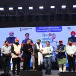राज्यपाल ने किया शिल्पकारों का सम्मान, उत्तराखण्ड की समृद्ध सांस्कृतिक विरासत के संरक्षण का दिया संदेश